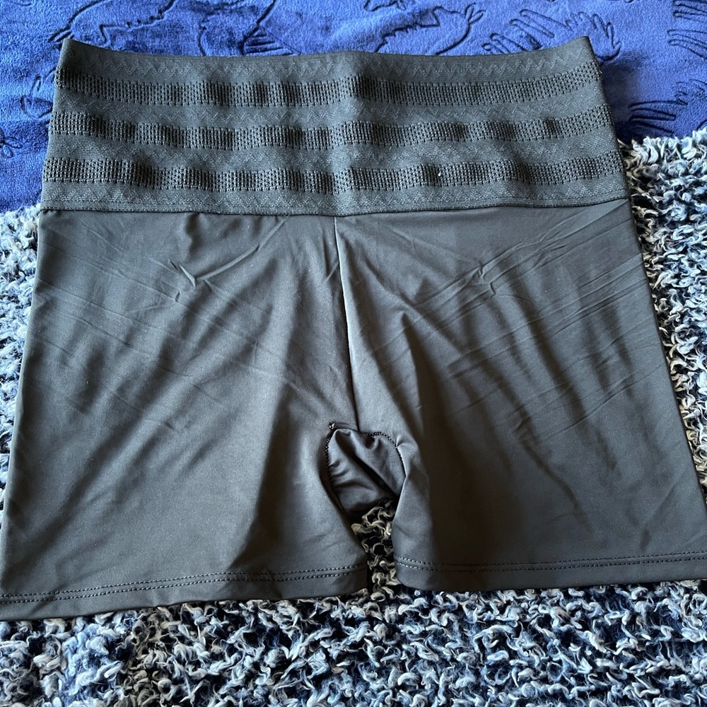 Waist slimmers/smoothers